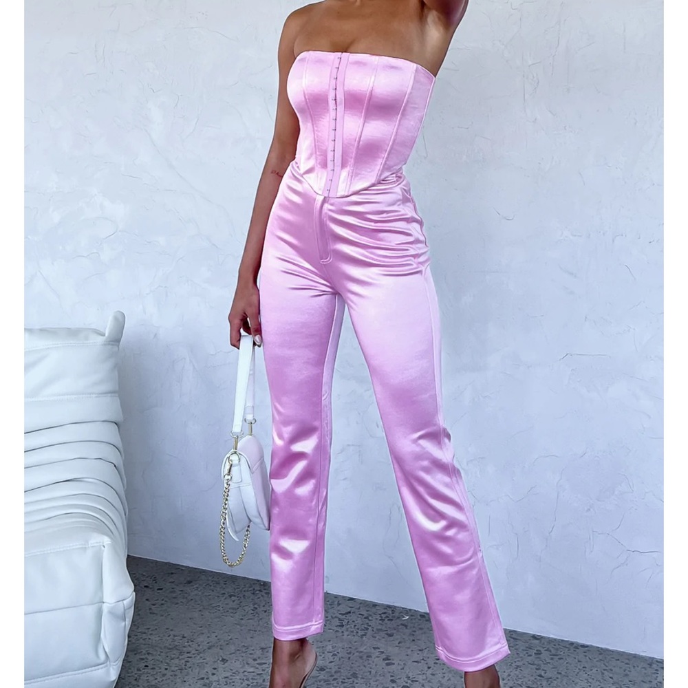 White fox boutique- satin two piece matching set